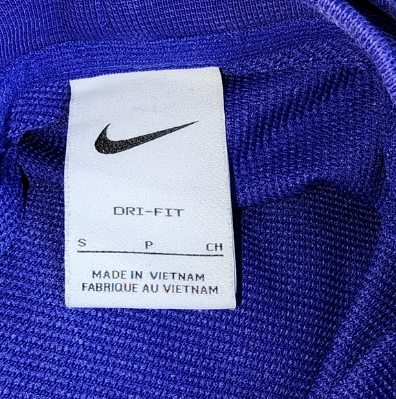 💥Sale💥Nike Bugs Bunny Hoodie with Zip Pouch - Picture 2 of 6